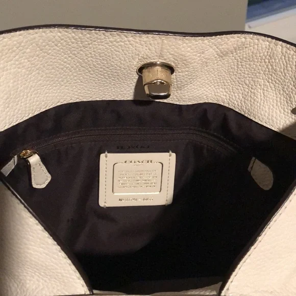 Coach turn lock purse - Picture 11 of 16